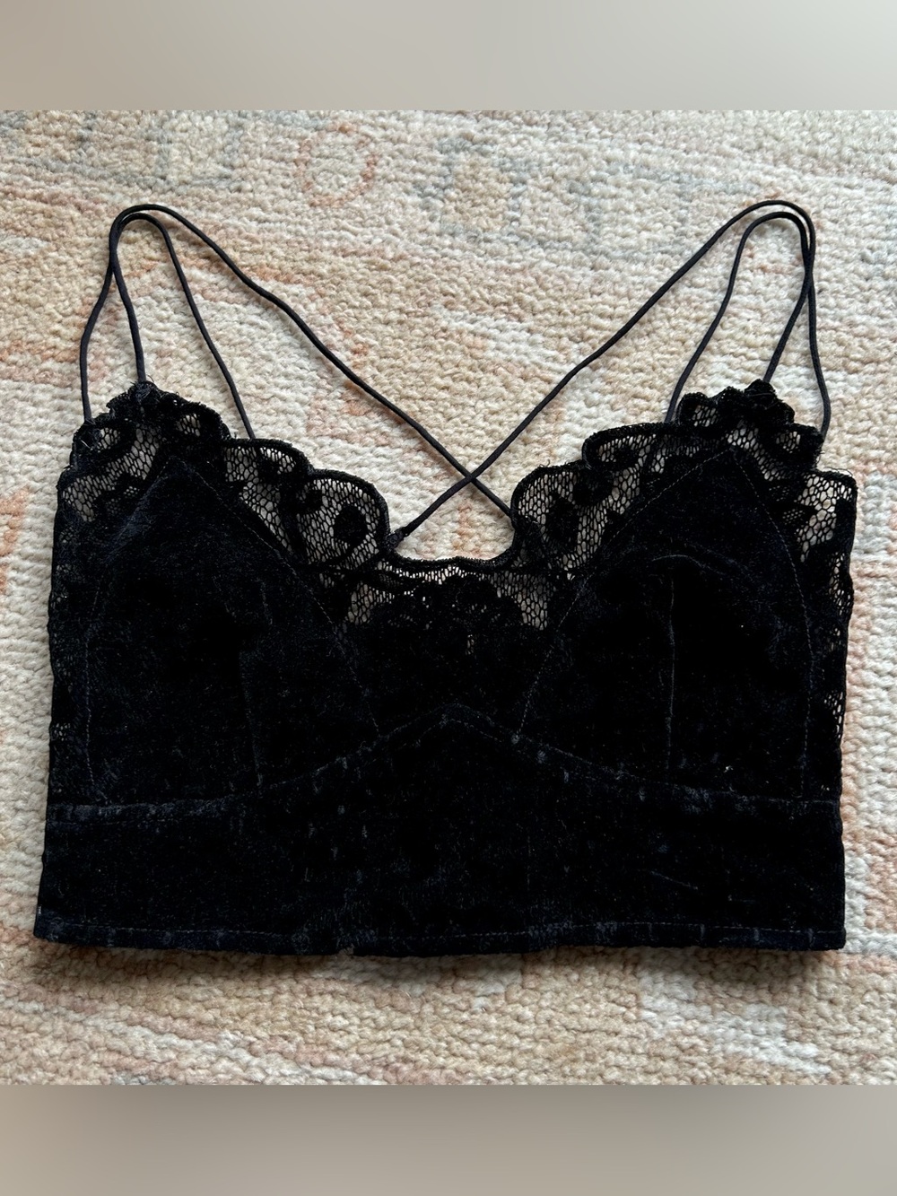 Free People Intimately Women's Small Black
Velvet Bralette With Lace Trim
